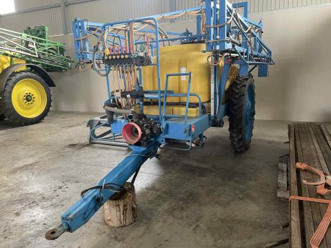 Huniper 2000 literes szántóföldi permetező eladó