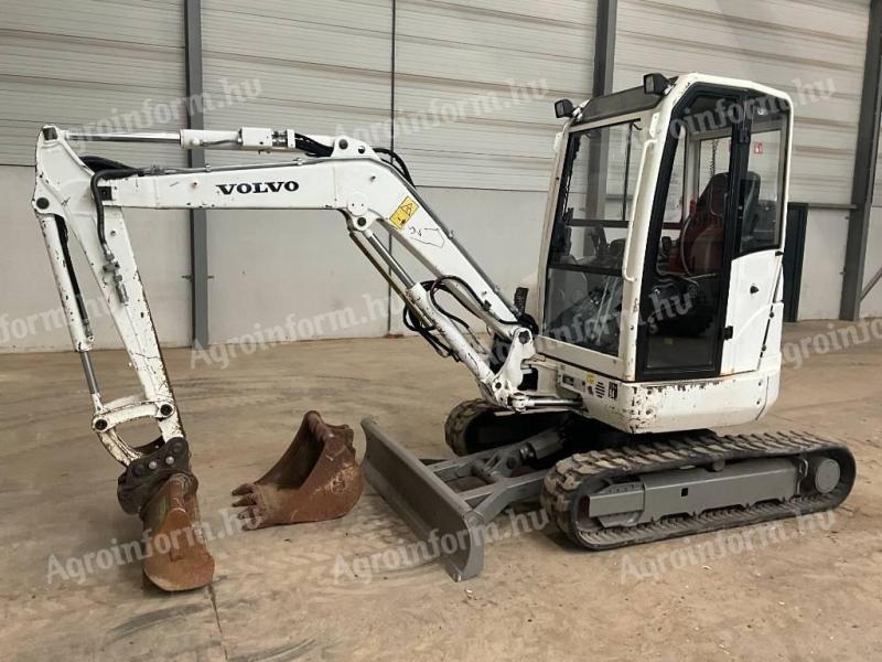 Volvo ECR 38 / 2015 / 2.910 üzemóra / Lízing 20%-tól