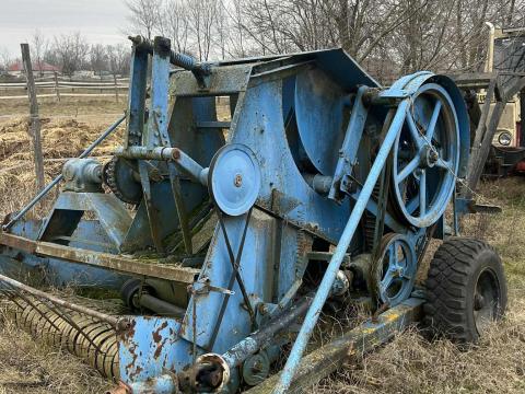 Fortschritt K442 kiskocka bálázó
