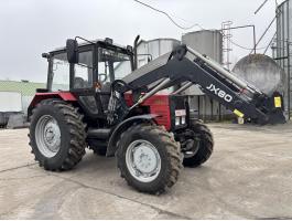 MTZ 820.4 homlokrakodóval