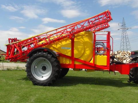 Új Agro-Osek vontatott szántóföldi permetező 2500l,  3000l,  3500l,  4000l kivitel VIP AGRO Kft
