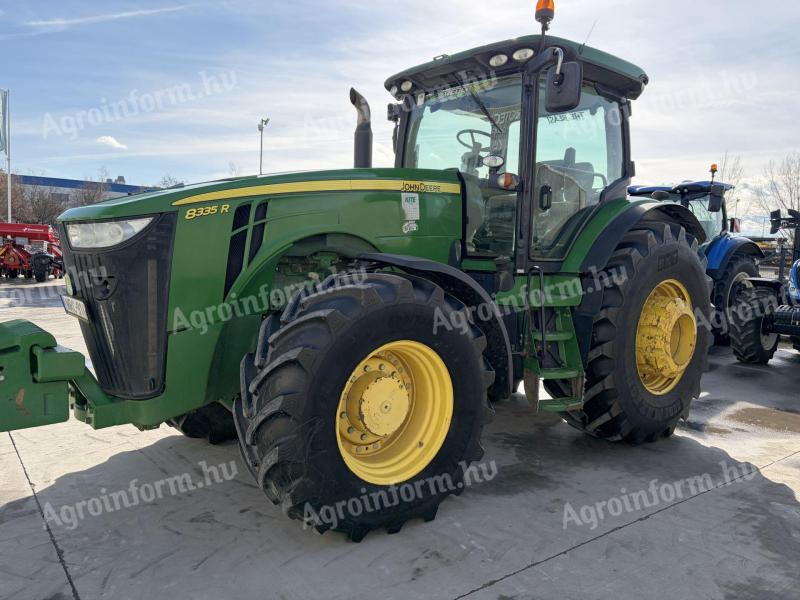 JOHN DEERE 8335R