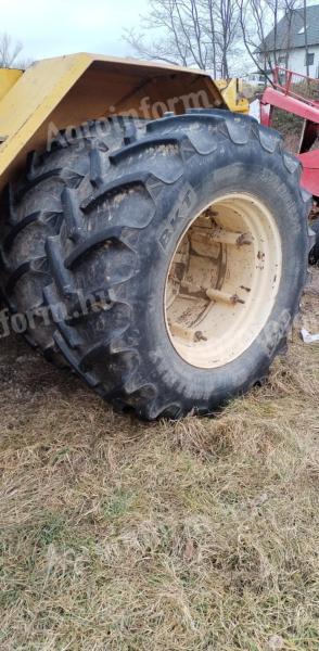 Rába Steiger 250-hez 8 abroncs eladó