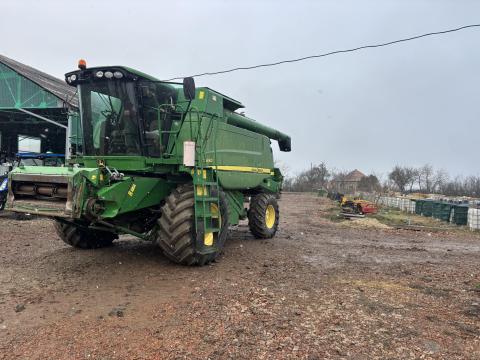 John Deere W650