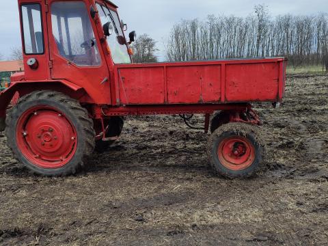 Vlagyimirec T-16 billenős platóval, piros rendszámos eladó