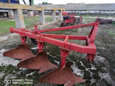 3 fejes csólyosi ágyeke és vágórész szállítókocsi eladó