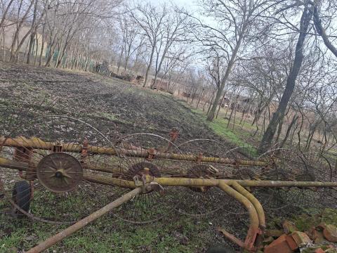 Hat kerekes rendsodró