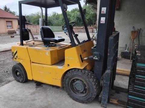 Eladó Balkancar targonca,  homlokrakodó kanállal