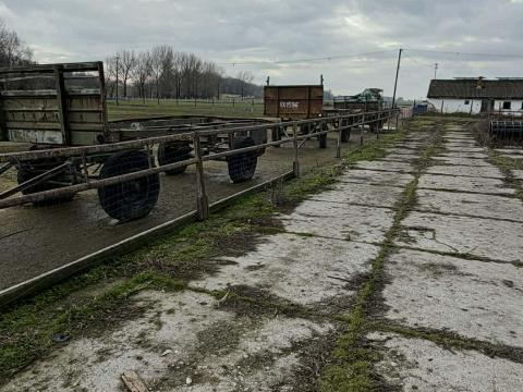 Katonai pótkocsi eladó