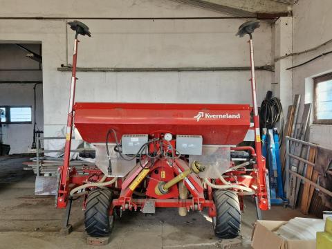 Kverneland Optima V 6 szemenkénti vetőgép – újszerű, kevés hektárt dolgozott Kverneland Optima V 6 szemenkénti vetőgép – újszerű, kevés hektárt dolgozott
