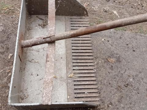 Fésűs kamillaszedő eladó Kiskunfélegyházán Fésűs kamillaszedő eladó Kiskunfélegyházán