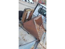 Hidraulikus billenő kanál