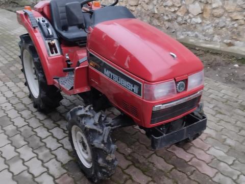 Mitsubishi MT 165 típusú japán kistraktor eladó Mitsubishi MT 165 típusú japán kistraktor eladó