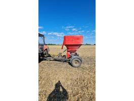 Két tárcsás vontatott műtrágyaszoró eladó