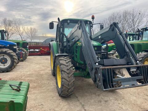 John Deere 6330 homlokrakodóval