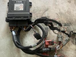 Trimble Field IQ szakaszvezérlő modul ISOBUS kábellel