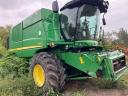 John Deere W650 kombájn,  gabonaasztallal,  vágóasztalszállító kocsival