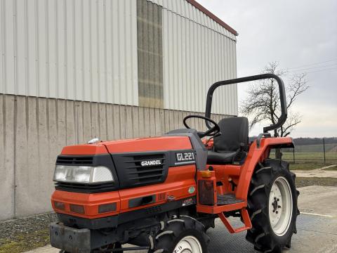 Kubota GL 221 japán kistraktor traktor (megkímélt) Kubota GL 221 japán kistraktor traktor (megkímélt)