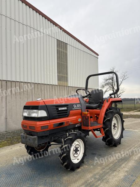 Kubota GL 221 japán kistraktor traktor (megkímélt)