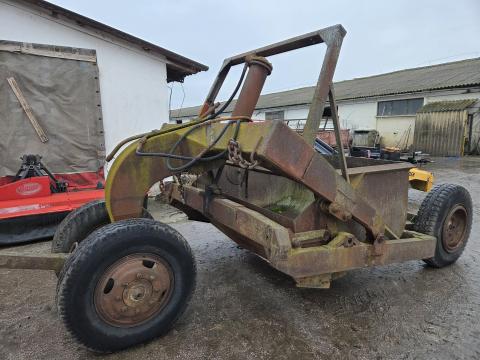 Szkréper láda eladó, 5 köbméteres, üzemképes állapotban Szkréper láda eladó, 5 köbméteres, üzemképes állapotban