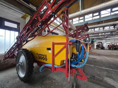 Forrás 3000/20 vontatott permetező Forrás 3000/20 vontatott permetező