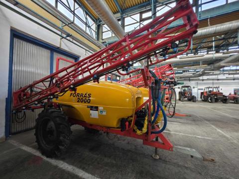 Forrás 2000/18 vontatott permetező Forrás 2000/18 vontatott permetező