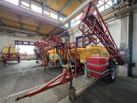 Forrás 2000/ 18 vontatott permetező Forrás 2000/ 18 vontatott permetező