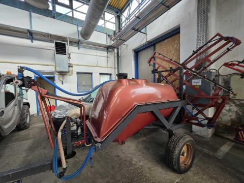 Novor 1000/12 vontatott permetező Novor 1000/12 vontatott permetező