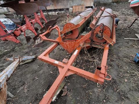 Tömörítő henger 2002 évjáratú 6m munka szélleségű, far daruval eladó Tömörítő henger 2002 évjáratú 6m munka szélleségű, far daruval eladó