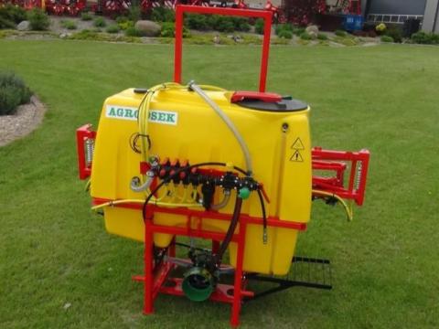 Új Agro-Osek függesztett szántóföldi permetező 400l, 600l kivitel VIP AGRO Kft Új Agro-Osek függesztett szántóföldi permetező 400l, 600l kivitel VIP AGRO Kft