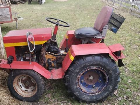 Kis méretű traktor