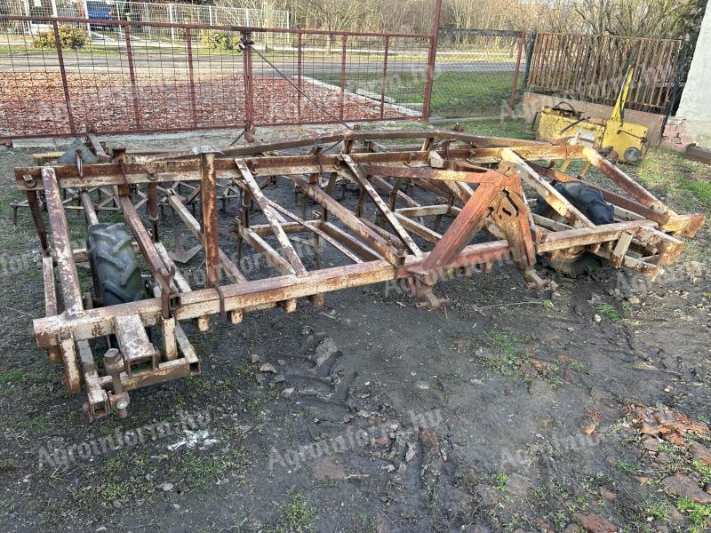 Szántóföldi kultivátor eladó
