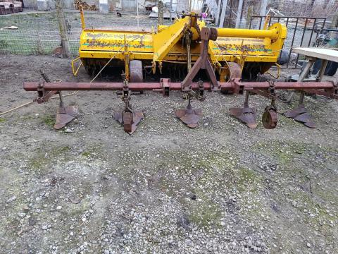 Töltő töltögető Töltő töltögető