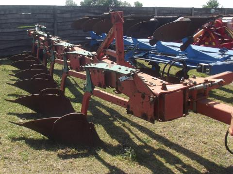 Kverneland BE 115-ös 6 fejes ágyeke eladó Kverneland BE 115-ös 6 fejes ágyeke eladó