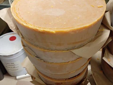 Fertőtlenített méhviasz eladó Fertőtlenített méhviasz eladó