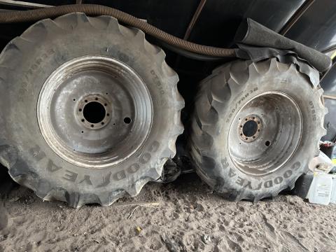 Egy pár hátsó komplett kerék eladó Egy pár hátsó komplett kerék eladó