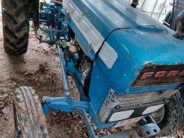 Ford 2000 traktor