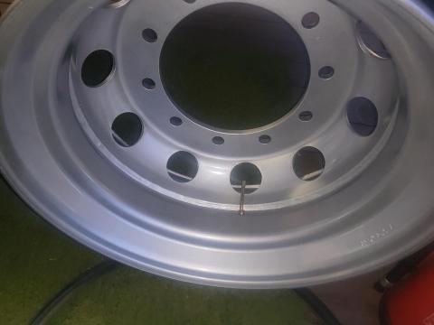 Pótkocsi felni 22,5x8,25, 10 lyukas eladó Pótkocsi felni 22,5x8,25, 10 lyukas eladó