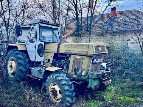 Fortschritt ZT303 4x4 rendszámos, klímás, 3-as ekével eladó Fortschritt ZT303 4x4 rendszámos, klímás, 3-as ekével eladó