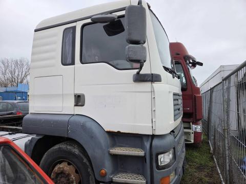 Nyergesvontatók eladók,több típus