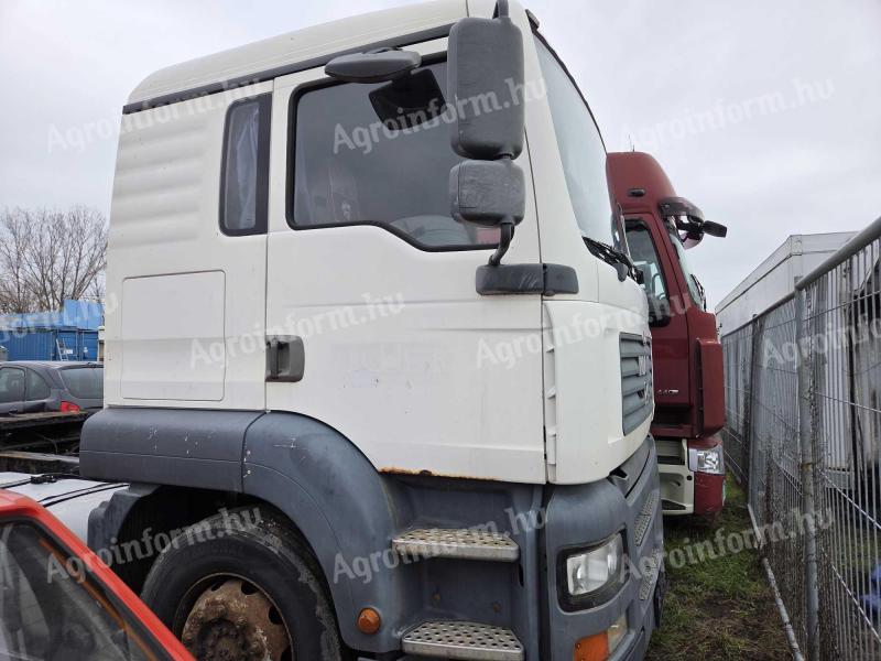 Nyergesvontatók eladók,több típus