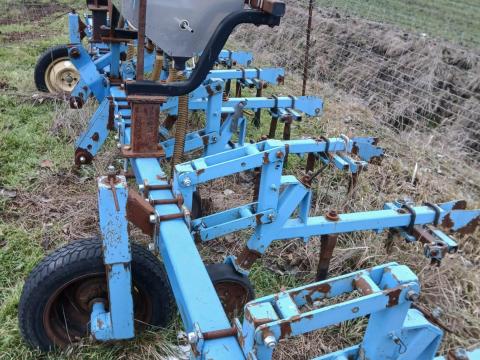 Omikron sorközművelő kultivátor műtrágyaszóróval eladó Omikron sorközművelő kultivátor műtrágyaszóróval eladó