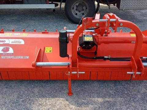 Új COSMO (olasz) szárzúzó 145-240 hidraulikus kitolással Új COSMO (olasz) szárzúzó 145-240 hidraulikus kitolással