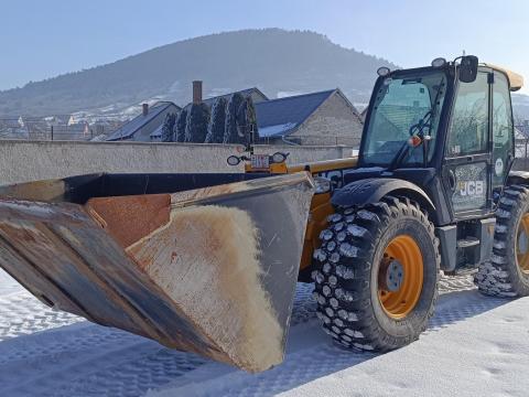 JCB 550-80 Agri Plus teleszkópos rakodó adapterekkel eladó