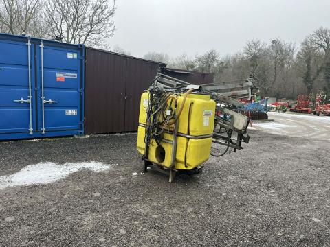 Jessernig 900/12 szántóföldi permetező hidraulikus nyitás-zárással