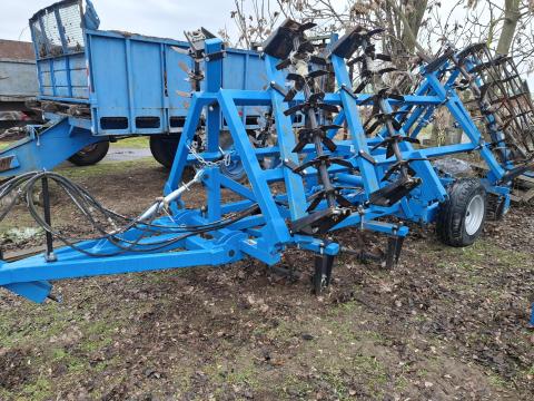 Újszerű Leták ásóborona, 50 hektáron használt, 4,8 m munkaszélesség Újszerű Leták ásóborona, 50 hektáron használt, 4,8 m munkaszélesség