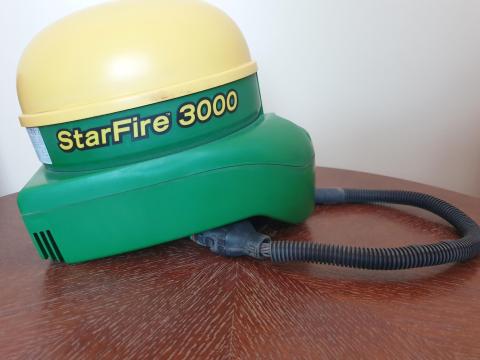 John Deere StarFire 3000 antenna John Deere StarFire 3000 antenna