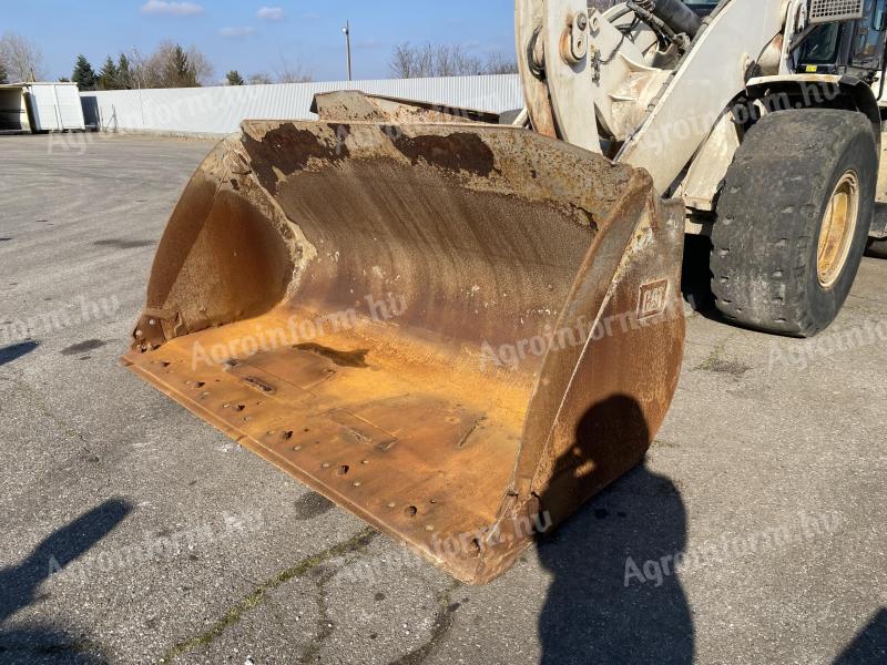 Caterpillar 924/930/938 kanál 2,7 m / 3 500 liter