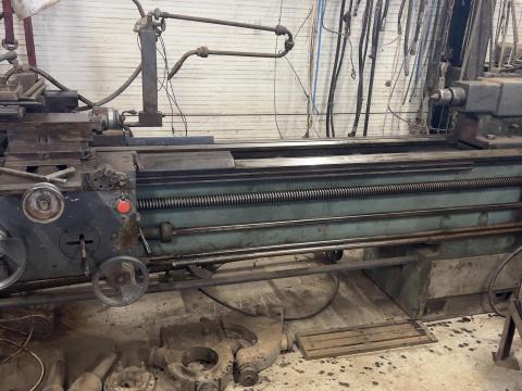 Esztergagép, esztergapad 2 m SU 50A, 5,5 kW Esztergagép, esztergapad 2 m SU 50A, 5,5 kW