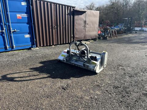 AArdenburg Alpha M 1550 Plus szárzúzó hidraulikus oldalra kitolással AArdenburg Alpha M 1550 Plus szárzúzó hidraulikus oldalra kitolással